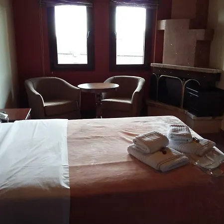 反而拉斯酒店 酒店 Káto Loutrákion