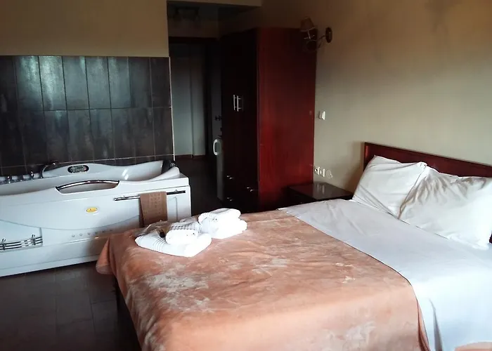 反而拉斯酒店 Káto Loutrákion