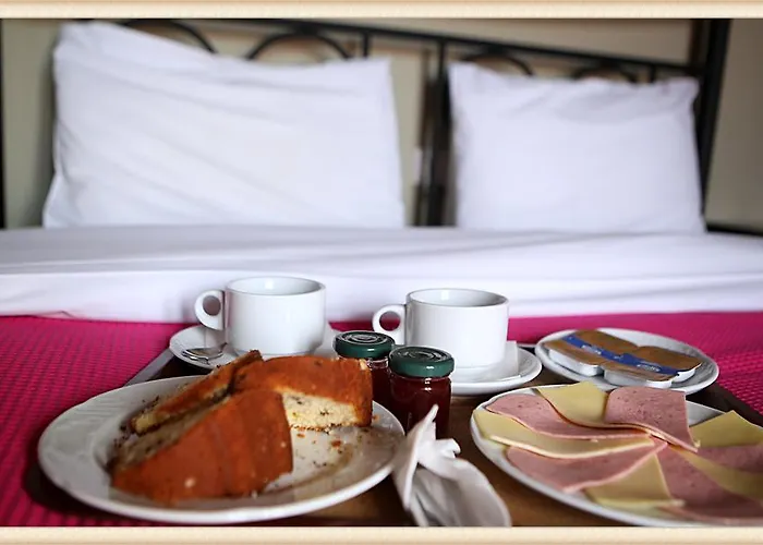 反而拉斯酒店 Káto Loutrákion